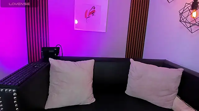 Nahiajhonson  online show from 23, 3, 2026