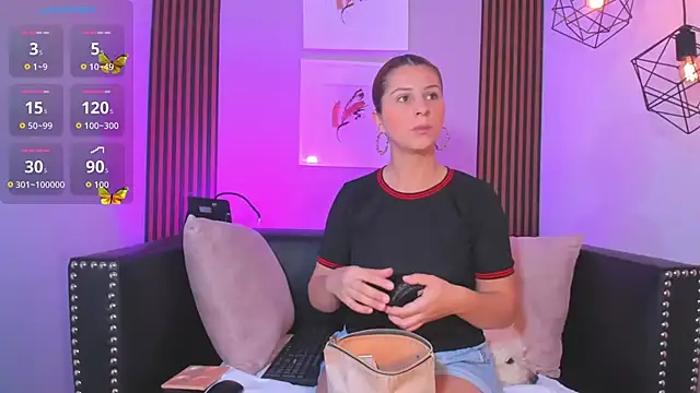 Nahiajhonson  online show from 5, 11, 2025