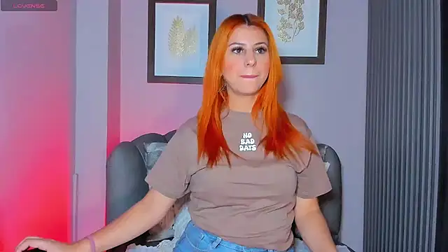 Nahiajhonson  online show from 16, 10, 2025