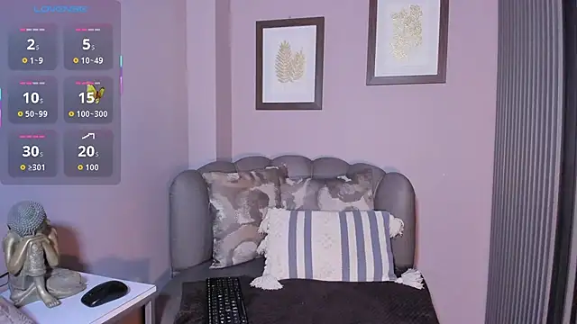 Nahiajhonson  online show from 2, 10, 2025