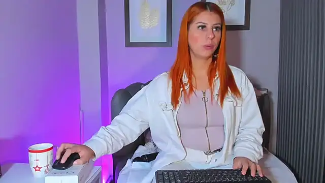 Nahiajhonson  online show from 18, 10, 2025