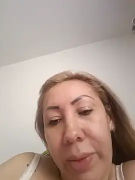 coral smitth online show from 13, 5, 2026