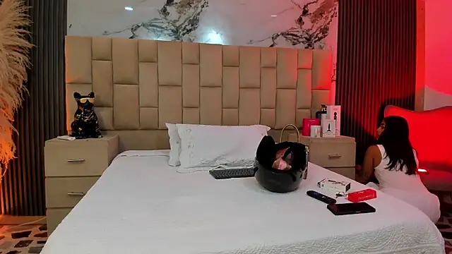 Snapshot of EmmaTorres_ chatting on 2, 2, 2026 EmmaTorres online show from 2, 2, 2026