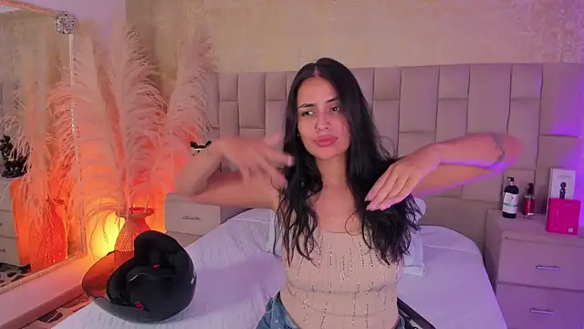 EmmaTorres  online show from 11, 1, 2026