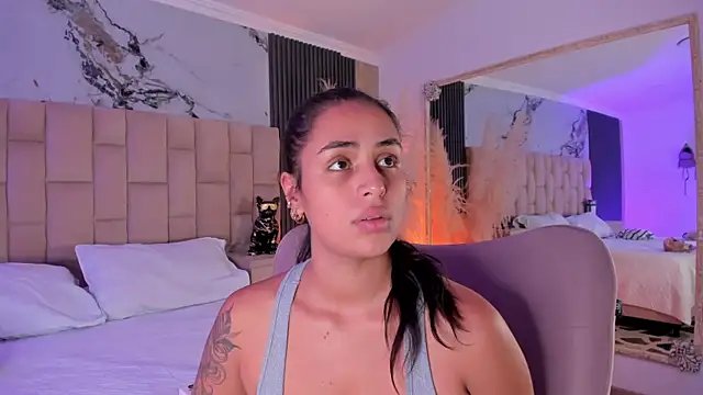 EmmaTorres  online show from 13, 4, 2026