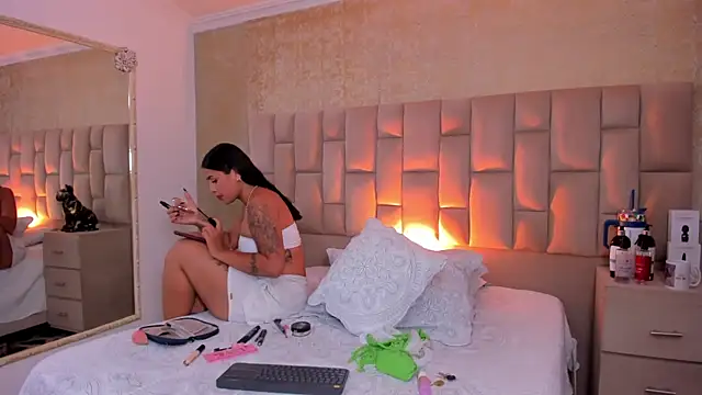 EmmaTorres  online show from 15, 10, 2025