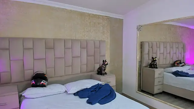 EmmaTorres  online show from 22, 3, 2025