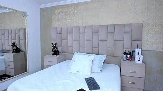 EmmaTorres  online show from 17, 10, 2025