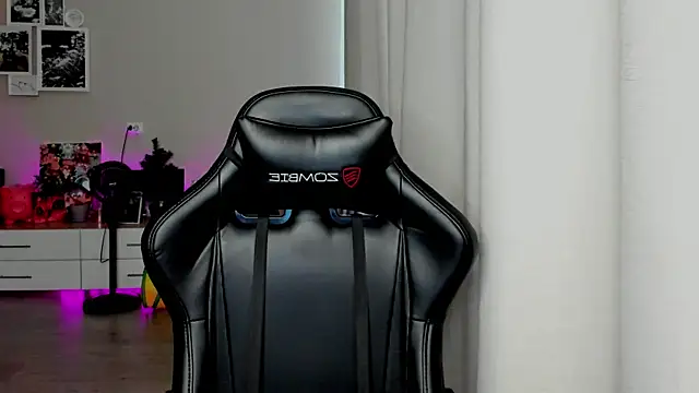 Sm0ly online show from 7, 6, 2026