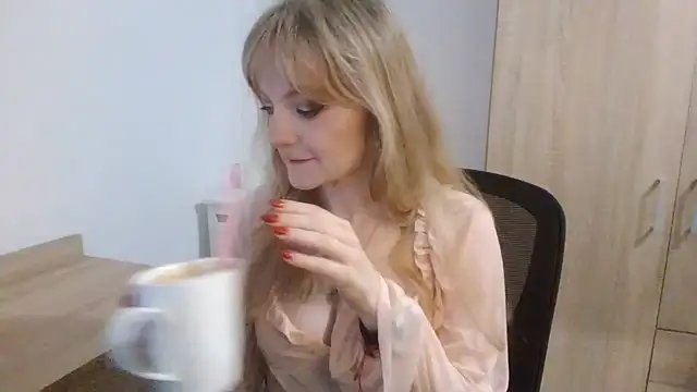 AlmaHoney online show from 10, 9, 2025