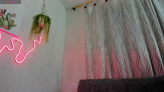 samanthaeliott22 online show from 3, 10, 2025