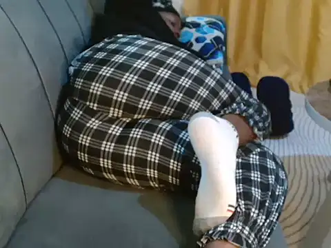 leslysexygirl online show from 27, 9, 2025