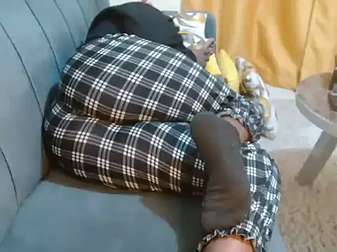 leslysexygirl online show from 18, 11, 2025