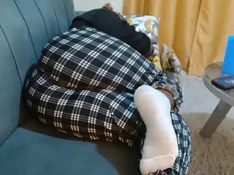 leslysexygirl online show from 17, 11, 2025