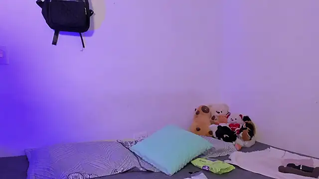 crystalvazquez online show from 16, 10, 2025