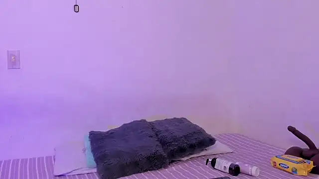 crystalvazquez online show from 6, 1, 2026