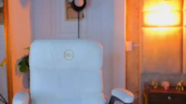 AlessiaLondon online show from 4, 5, 2026