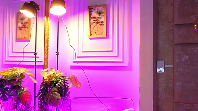 Snapshot of AlessiaLondon chatting on 27, 2, 2026 AlessiaLondon online show from 27, 2, 2026