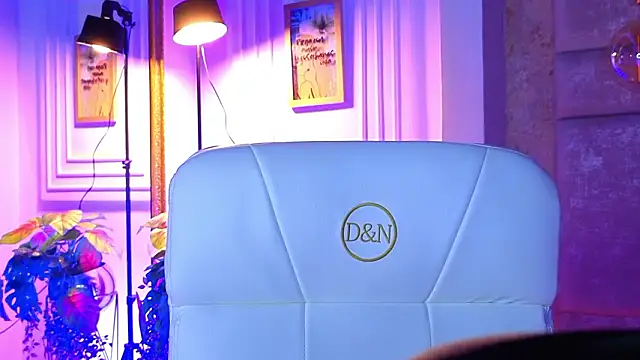 AlessiaLondon online show from 9, 3, 2026