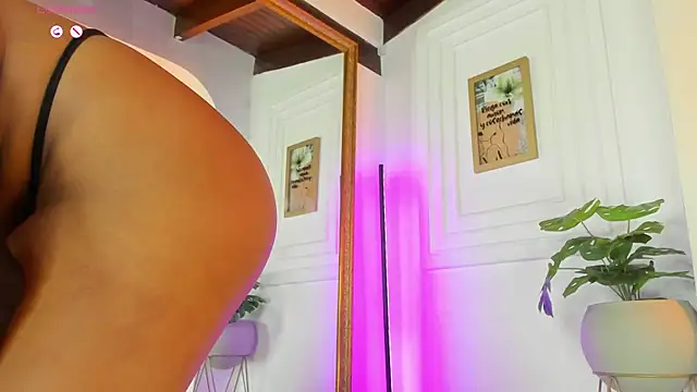 AlessiaLondon online show from 18, 3, 2025