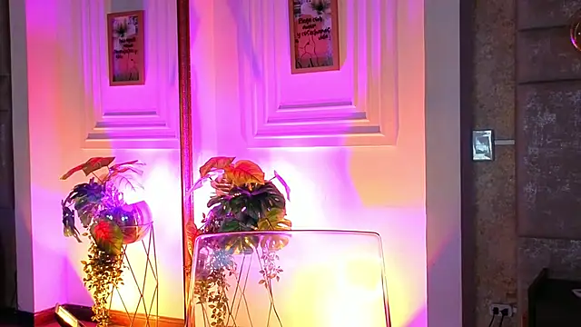 AlessiaLondon online show from 10, 3, 2026