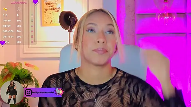 Snapshot of AlessiaLondon chatting on 6, 7, 2026 AlessiaLondon online show from 6, 7, 2026