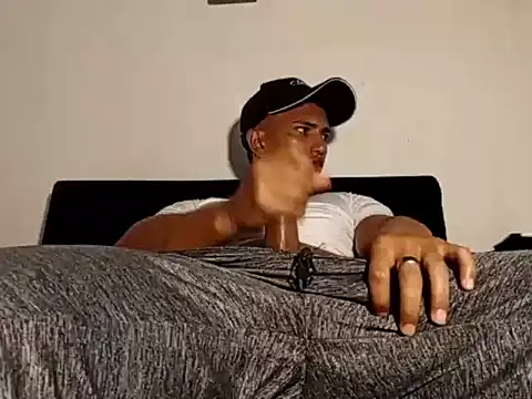 Snapshot of Latinsex2501 chatting on 19, 2, 2026 Latinsex2501 online show from 19, 2, 2026