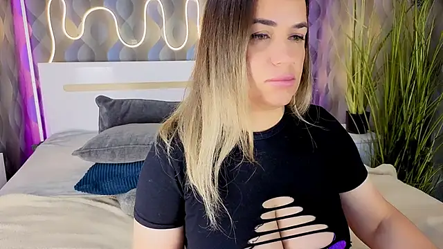 Snapshot of MilenaMiler_X chatting on 1, 7, 2026 MilenaMiler X online show from 1, 7, 2026