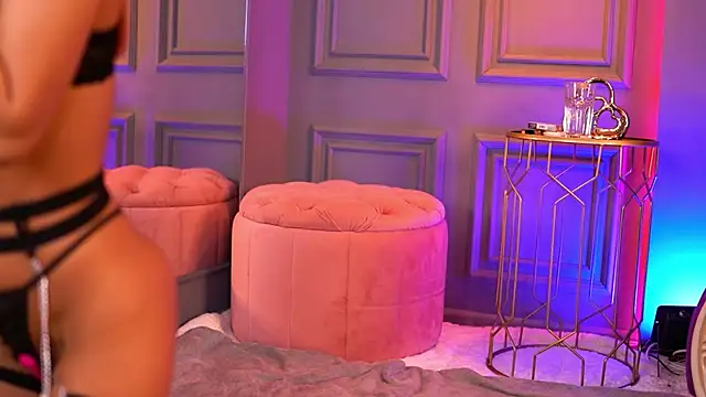 Demi Cruz online show from 1, 3, 2025