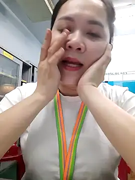 Snapshot of Benlla2802 chatting on 17, 12, 2024 Benlla2802 online show from 17, 12, 2024