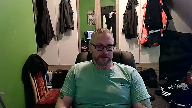 Snapshot of Rockburg chatting on 3, 2, 2025 Rockburg online show from 3, 2, 2025