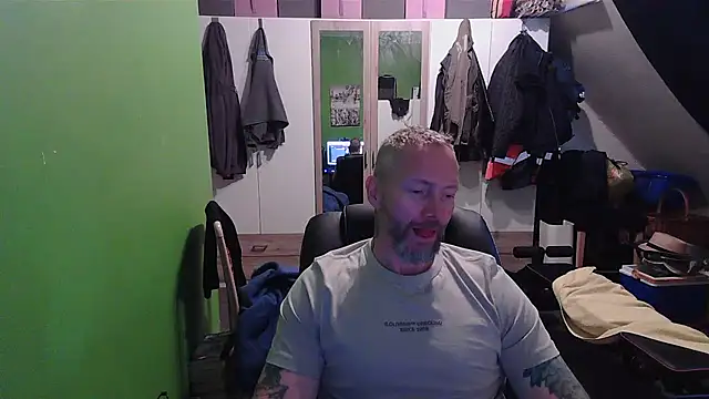 Snapshot of Rockburg chatting on 10, 9, 2025 Rockburg online show from 10, 9, 2025