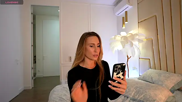 Snapshot of Goodgirlgonabad chatting on 9, 10, 2025 Goodgirlgonabad online show from 9, 10, 2025