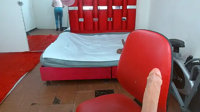 Snapshot of krystal_thomson chatting on 25, 9, 2025 krystal thomson online show from 25, 9, 2025