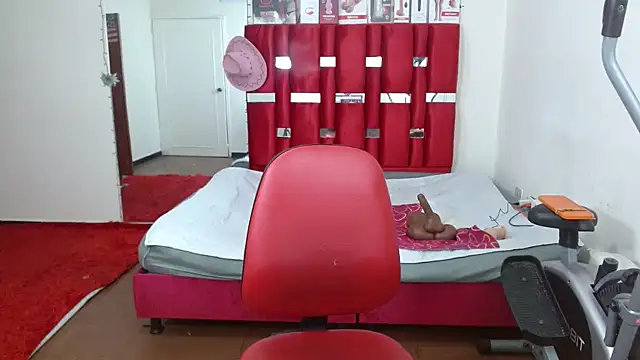 Snapshot of krystal_thomson chatting on 16, 9, 2025 krystal thomson online show from 16, 9, 2025