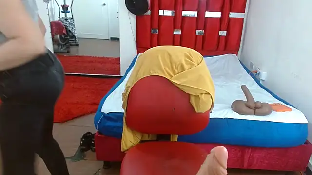 Snapshot of krystal_thomson chatting on 14, 11, 2025 krystal thomson online show from 14, 11, 2025