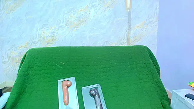 Mia candy 0 online show from 27, 11, 2025