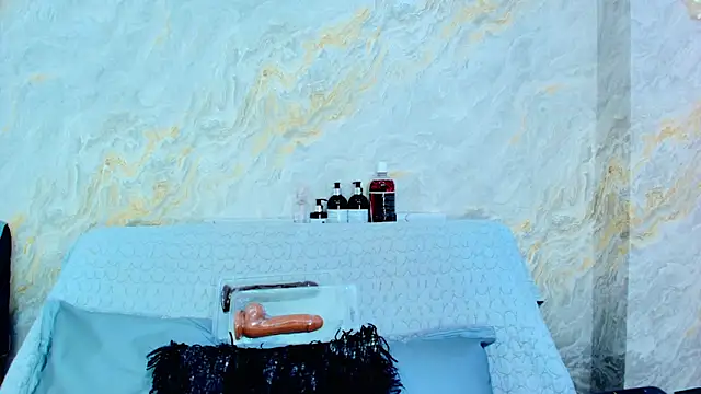 Mia candy 0 online show from 9, 3, 2026