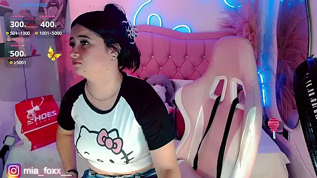 Mia foxx  online show from 27, 9, 2025