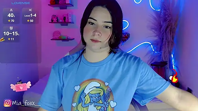 Mia foxx  online show from 17, 3, 2025