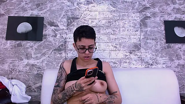 Cutie Shy  online show from 4, 12, 2025