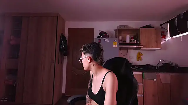 Cutie Shy  online show from 21, 3, 2026