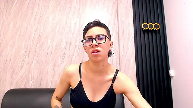 Cutie Shy  online show from 7, 10, 2025