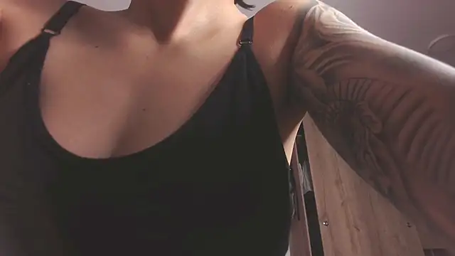 Cutie Shy  online show from 26, 5, 2026