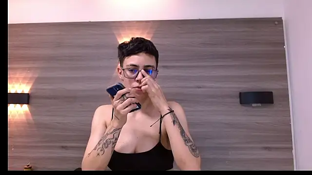 Cutie Shy  online show from 17, 3, 2025