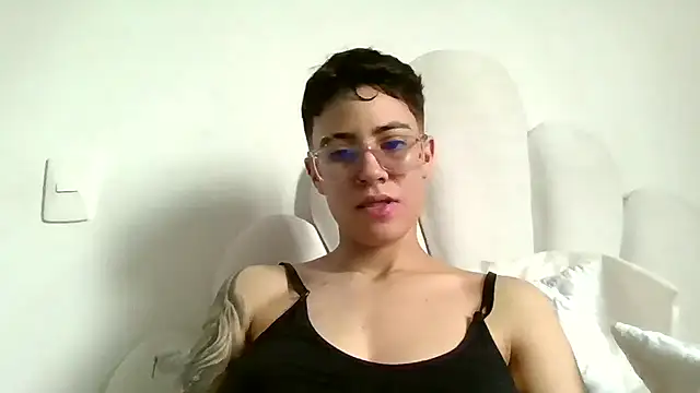 Snapshot of Cutie_Shy_ chatting on 9, 7, 2026 Cutie Shy online show from 9, 7, 2026