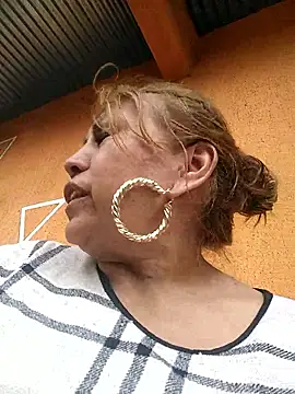 Kazsandraa online show from 12, 1, 2026