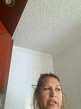 Snapshot of Kazsandraa chatting on 4, 6, 2026 Kazsandraa online show from 4, 6, 2026
