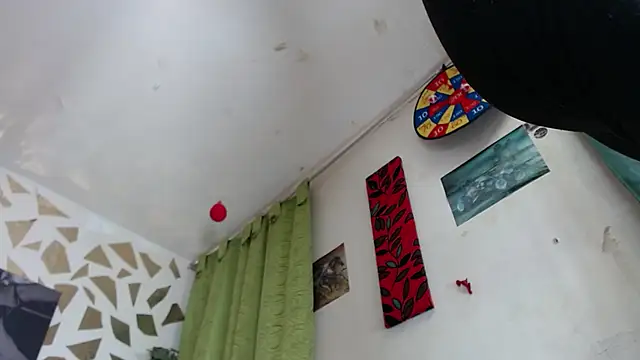 Kazsandraa online show from 4, 3, 2026