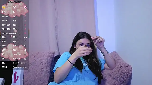 lessliee22  online show from 26, 5, 2026